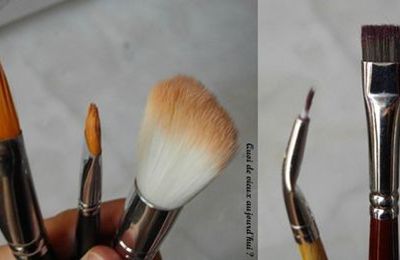 Pinceaux de maquillage très sales : pré-lavage à l'huile