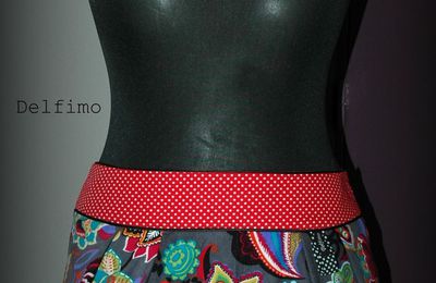 Couture: la jupe boule version flashy et son tour de cou assorti...