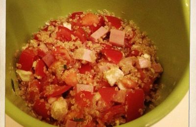 Salade d'été : quinoa, tomates, fêta .. 