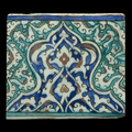 Carreau aux fleurons et rubans, Iznik, art ottoman, 17e siècle