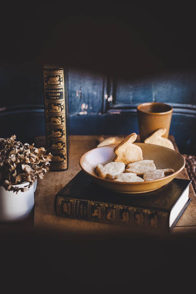 biscuits, pâques, biscuits en forme de lapin, beurre demi sel, poudre d'amande, fond de tarte, gouter facile