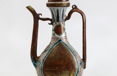 Ewer with Floral Scrolls on Brocade Design, Jiajing reign (1522-1566)