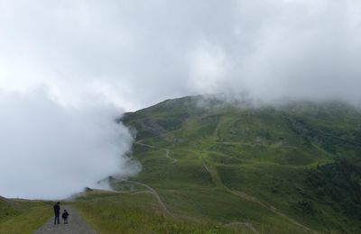 Les Alpes et des nuages.