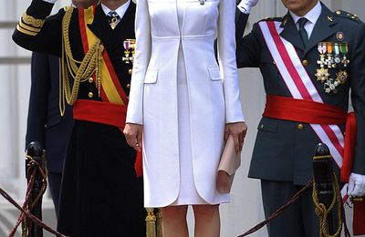 The Inspiration of White Elegant Dress for Women