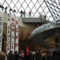 Rassemblement à la Pyramide du Louvre (18/12/2008)