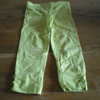 ensemble pantalon ,tee-Shirt assortis