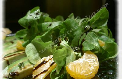 Salade de mâche aux clémentines et avocats, vinaigrette balsamique miellée