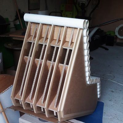 FAUTEUIL EN TUBES ET REPOSE PIEDS