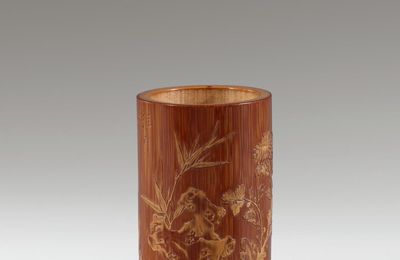 Brush Holder with liuqing Carving of Chrysanthemum and Rock, by Pan Xifeng