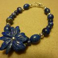 bracelet fleur lapis lazuli.  