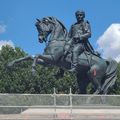 ROUEN: à peine réinstallée sur son socle, la statue de Napoléon 1er a été vandalisée...