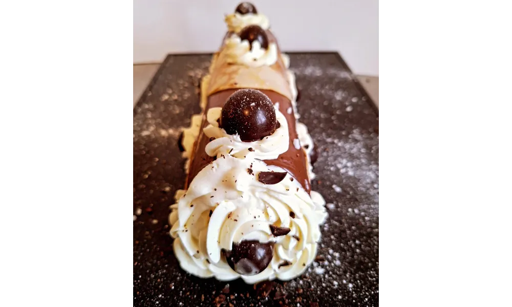 Bûche cacahuète vanille chocolat ( du chef Custos) 