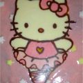 Gâteau Hello Kitty en forme de coeur