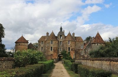 La visite du château de Ratilly, dans l'Yonne, le 22 août après-midi