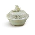 A pale green jade censer and cover, Qing dynasty, Qianlong period (1736-1795)