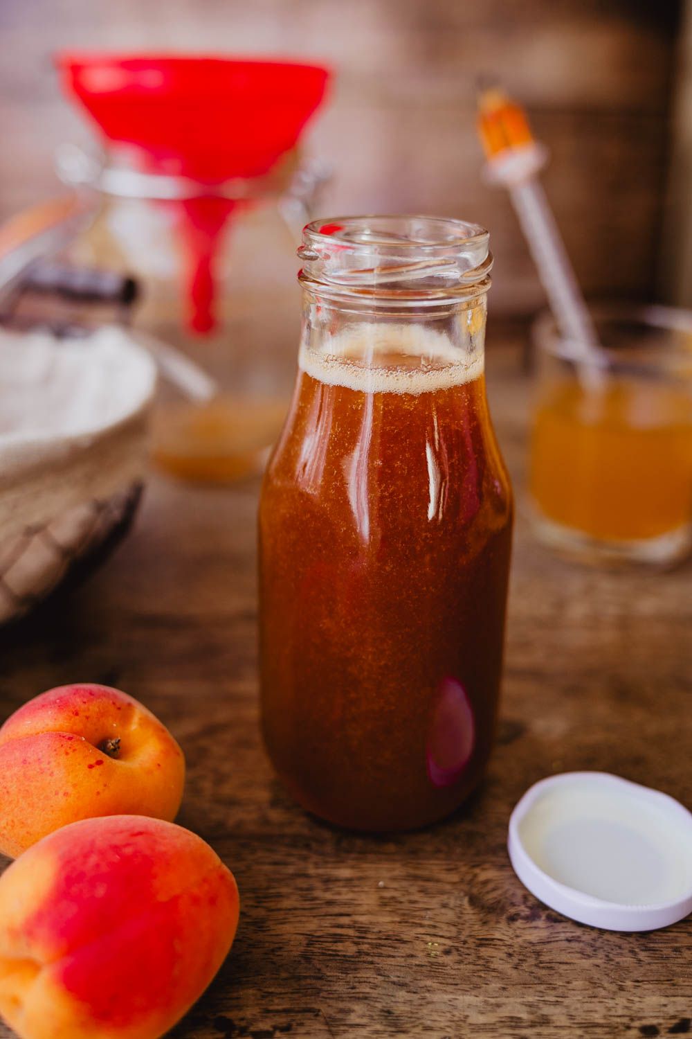 koso, sirop de fruit cru fermenté, abricot basilic, facile, bonnes bactéries, sain, fermentation, sans cuisson, recette été, abricots fermentés