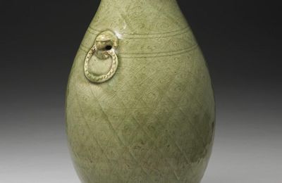 Olive-shaped vase with incised floral design, Longquan ware, Late Ming Dynasty, 16th century