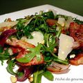 Salade de roquette aux oignons rouges caramélisés
