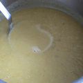 Soupe délicieuse aux lentilles corail, carottes et livèche - Vegan