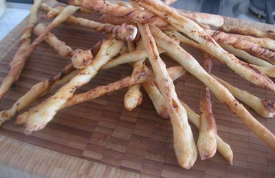 Un petit grissini au parmesan et miel pour accompagner votre apéritif ?