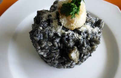 Risotto aux Saint-Jacques et à l'encre de seiche