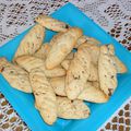 Biscuits secs au vin blanc et amandes 