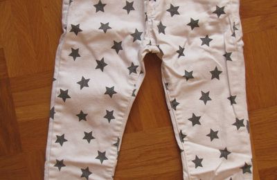 Pantalon blanc motif étoiles NEUF - Zara - 3-4ans/104cm - 4 euros -