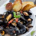 Moules de Zélande au basilic et tomates