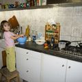 Lissandra prépare les crêpes!