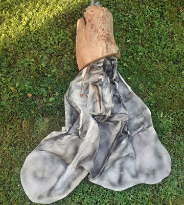 un voile             boi, plastique, textil            200/100/40       2024