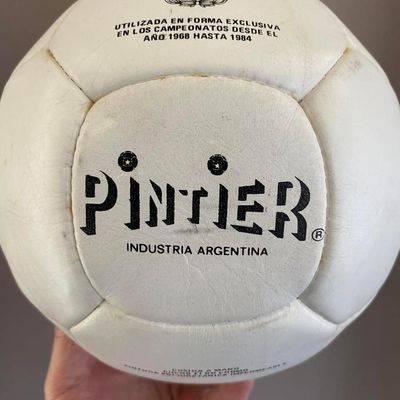 Maradona Pintier Bola 