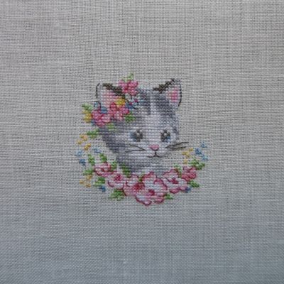 Chat fleuri