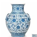 A blue and white vase, Hu, Qianlong seal mark, late Qing Dynasty-Republic Period