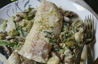 Blanquette de cabillaud aux poireaux, champignons et citorn vert