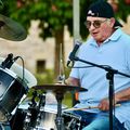 AVEC LEUR NOUVEAU BATTEUR, LES « D. CALÉS » EN TOURNÉE.