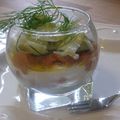 Verrine de concombres aux dés de saumon