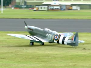 Un Spitfire biplace à l’échelle 1/3.