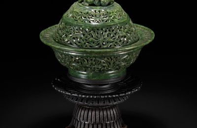 A spinach-green jade reticulated circular incense burner and cover, 18th century