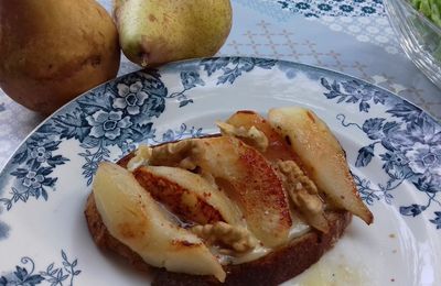 tartine de camembert et poire