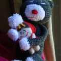 Chat au crochet (avec l'aide du tuto du site FAITMAIN)