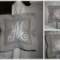 COUSSIN DE PORTE MONOGRAMME