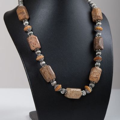 Les colliers "BORDERLINE"