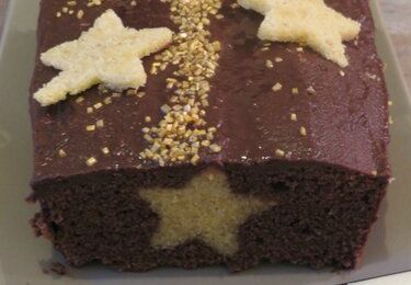 Gâteau aux deux chocolats avec insert étoile