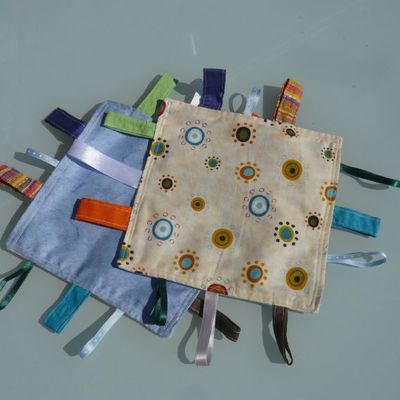 Basique : doudou à étiquettes