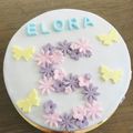 Gâteau cake design décoration fleur et papillon en pâte à sucre pour anniversaire