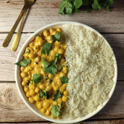 Curry de pois chiches crémeux (recette facile & réconfortante)