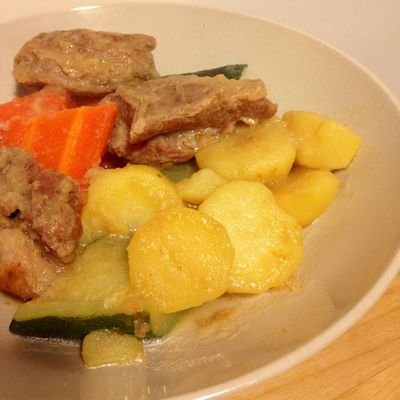 {Je, tu, il, elle, nous cuisinons les plats en cocottes avec Maggi : Ragoût de veau aux légumes} 