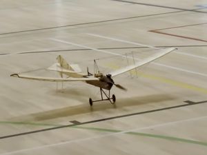 Un modèle indoor : La Demoiselle de Santos Dumont