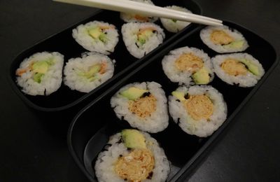 Mon bento du jour : de délicieux makis végétariens avocat et omelette