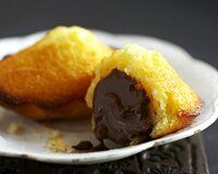 Madeleines au coeur de Nutella. Ingédients: 1/2